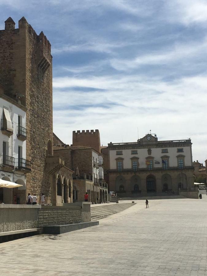 Apartamentos Turisticos Domus Seleqtia Plaza Mayor Cáceres Exterior photo